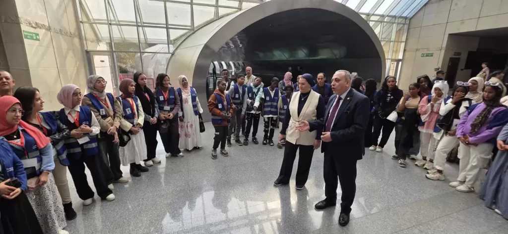 أطفال حلايب وشلاتين يزورون المجلس القومي للطفولة والأمومة احتفالًا بأعياد الطفولة