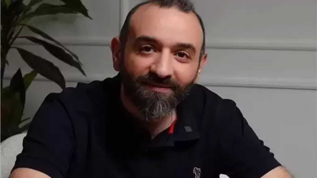 عمرو سلامة يكشف معاناته مع رسائل الباحثين عن فرصة: «مش قادر أرد على 1٪»