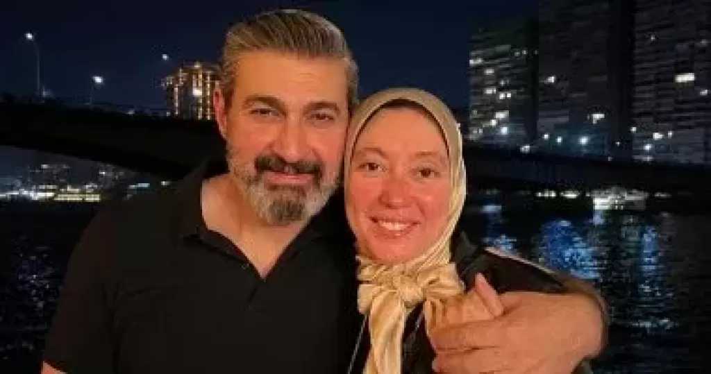 ياسر جلال ينشر صوره مع زوجته ويعلق: كل سنة وأنتي طيبة يا حبيبتى