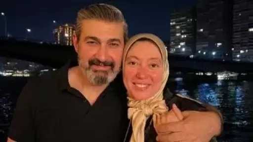 ياسر جلال ينشر صوره مع زوجته ويعلق: كل سنة وأنتي طيبة يا حبيبتى
