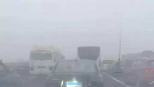 فتح طريق مصر الإسكندرية الصحراوي عقب الغلق يسبب الشبورة