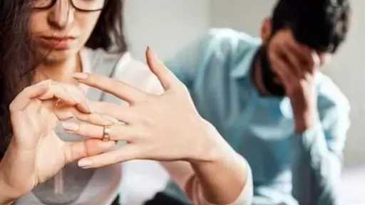 استشاري نفسي يُحذر: استغلال تمكين مسكن الحضَانة يدفع الشباب للعنف والانهيار