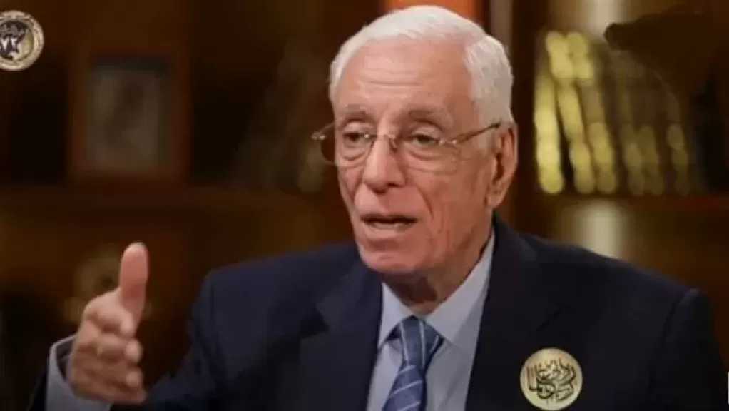 حسام موافي يكشف علاقة انسداد الشريان التاجي بآلام المعدة