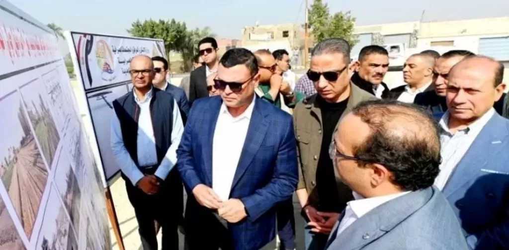 وزير الإسكان ومحافظ الفيوم يتفقدان مجمع محطات مياه الشرب بالعزب الجديدة