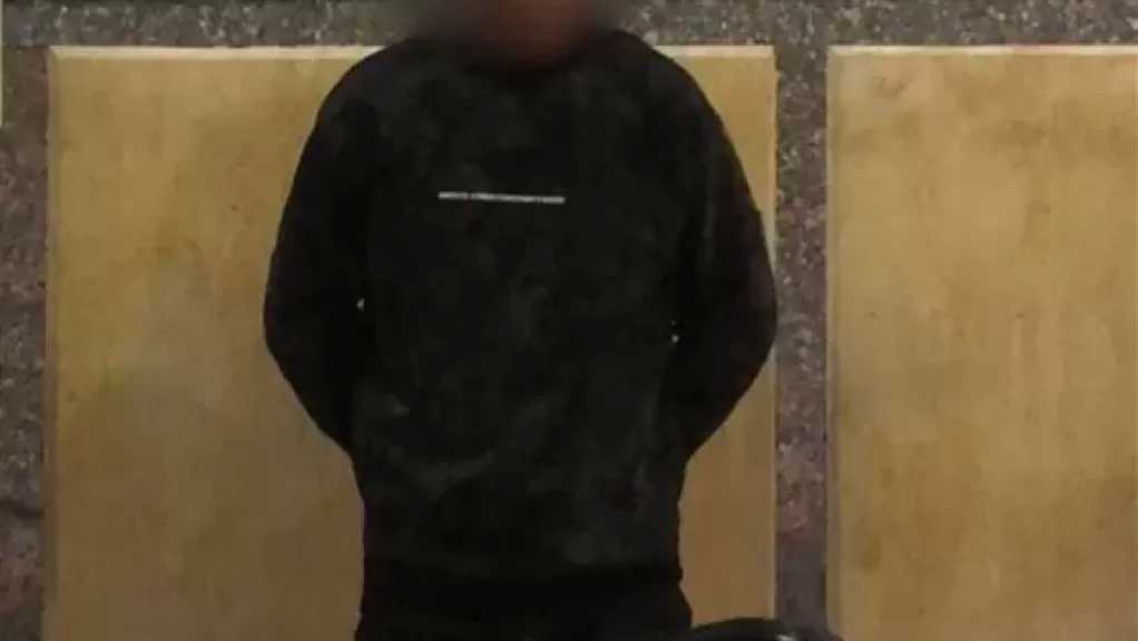 القبض شاب نشر صور له وبحوزته سلاح ناري بدون ترخيص في الفيوم