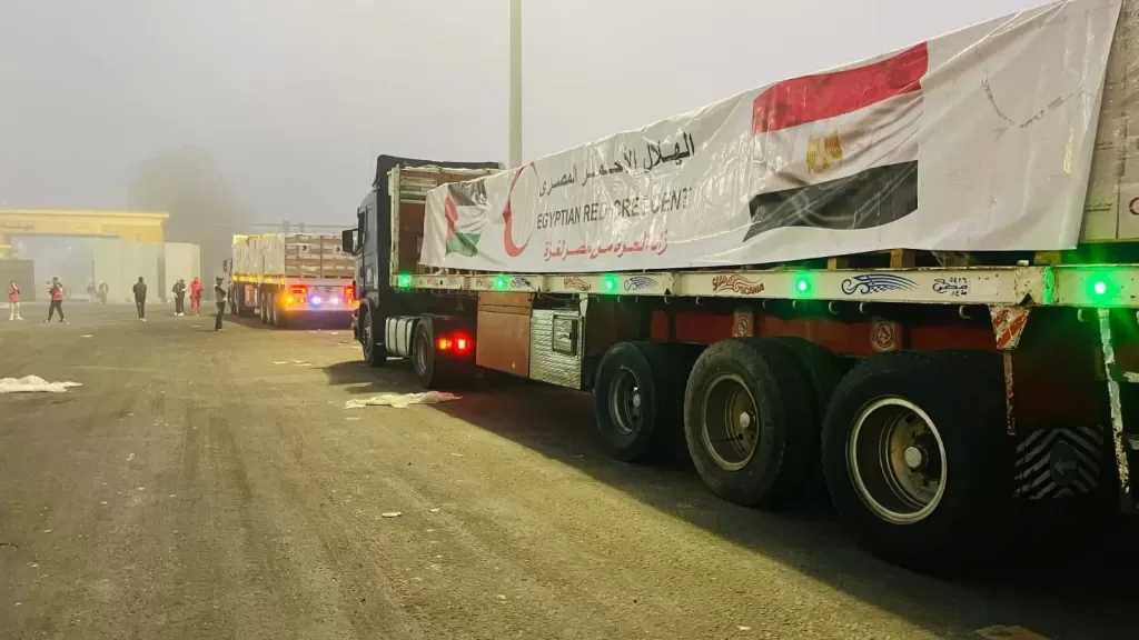 قافلة «زاد العزة» الـ78 تدخل قطاع غزة