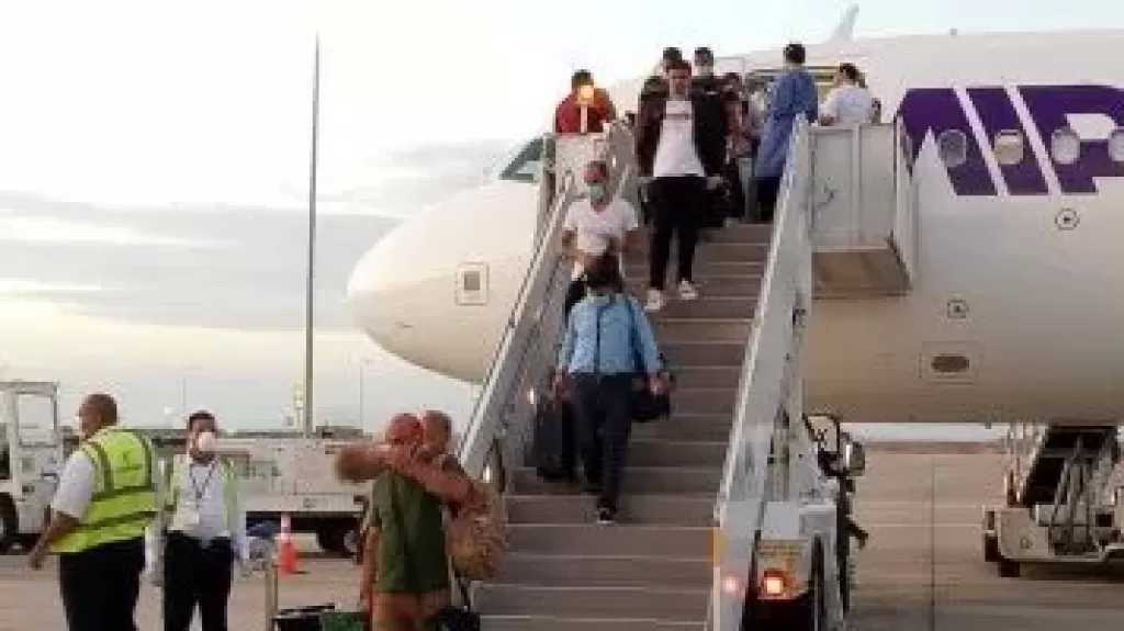 مطار مرسى علم الدولي يشهد نشاطًا سياحيًا ملحوظًا مع وصول 28 رحلة دولية