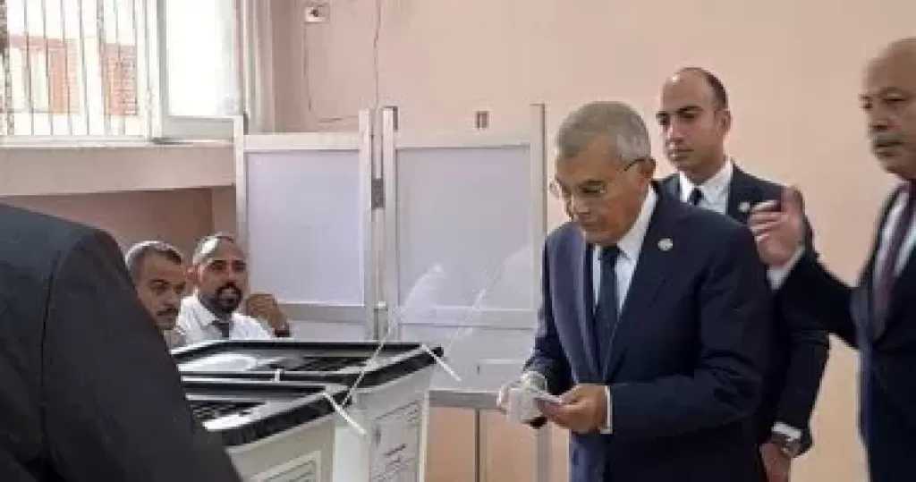 رئيس مجلس الشيوخ يدلي بصوته في انتخابات النواب 2025