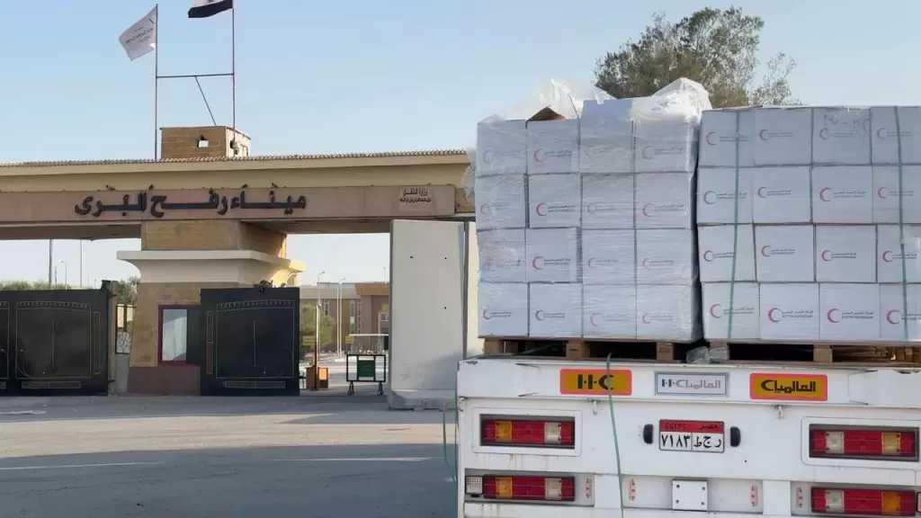 الهلال الأحمر المصري: 11 ألف طن مساعدات غذائية وطبية وشتوية عبر قافلة «زاد العزة» الـ 79 لغزة