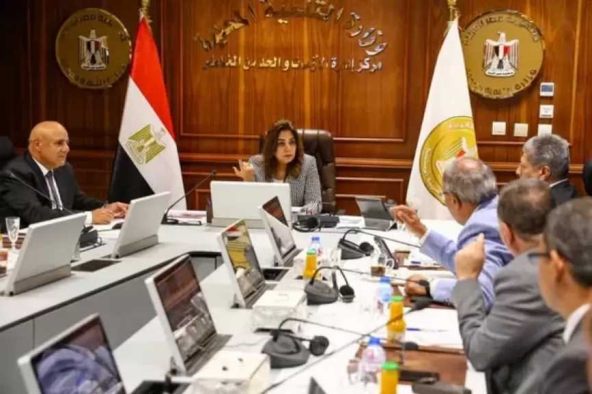 وزيرة التنمية المحلية تتابع سير انتخابات مجلس النواب بمحافظات المرحلة الثانية مع المحافظين