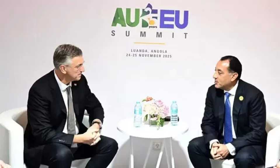 رئيس الوزراء يلتقي رئيس وزراء كرواتيا على هامش القمة السابعة للاتحاد الأفريقي والاتحاد الأوروبي