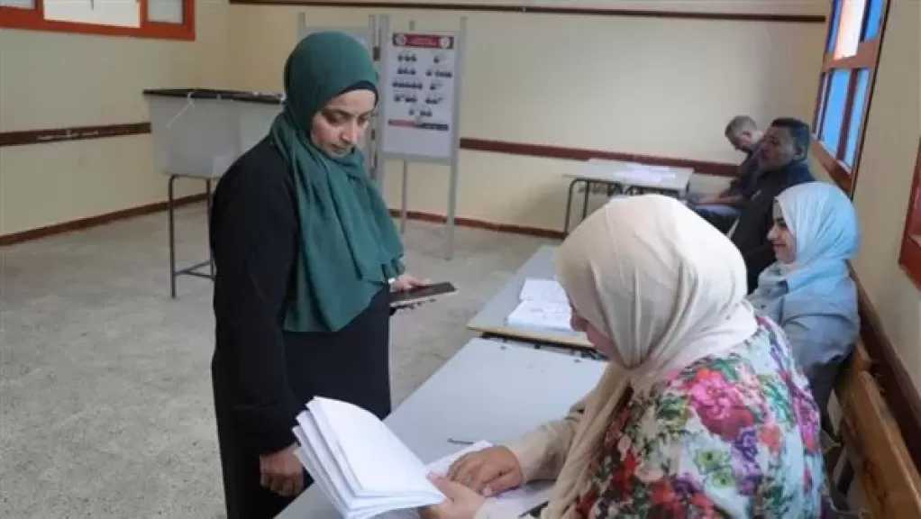 توافد المواطنين على اللجان الانتخابية بمنطقة مصر القديمة
