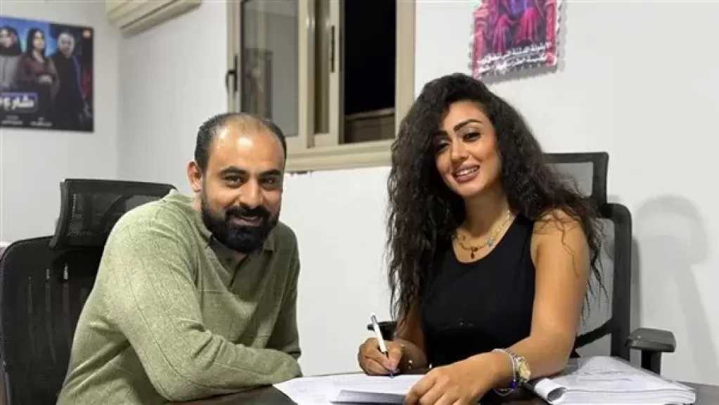 ندى بهجت تتعاقد على مسلسل السرايا الصفرا