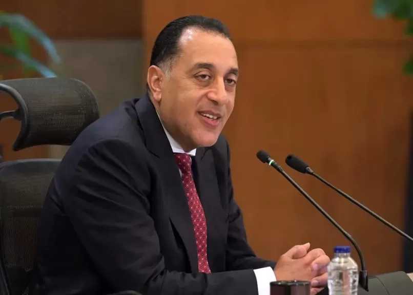 رئيس الوزراء يغادر العاصمة الأنجولية عائدا إلى القاهرة