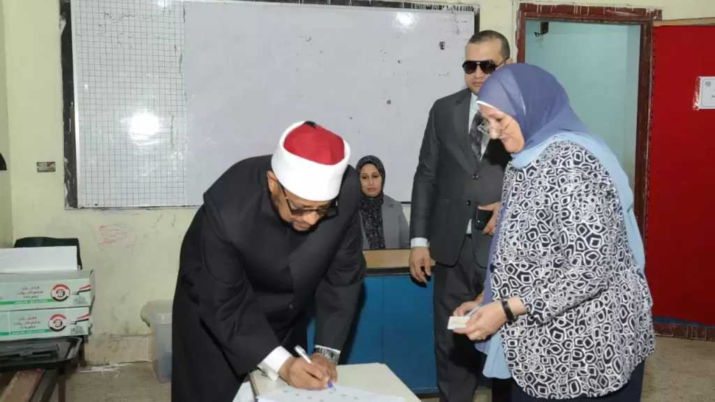 أمين ”البحوث الإسلاميَّة” يُدلي بصوته في انتخابات مجلس النوَّاب 2025