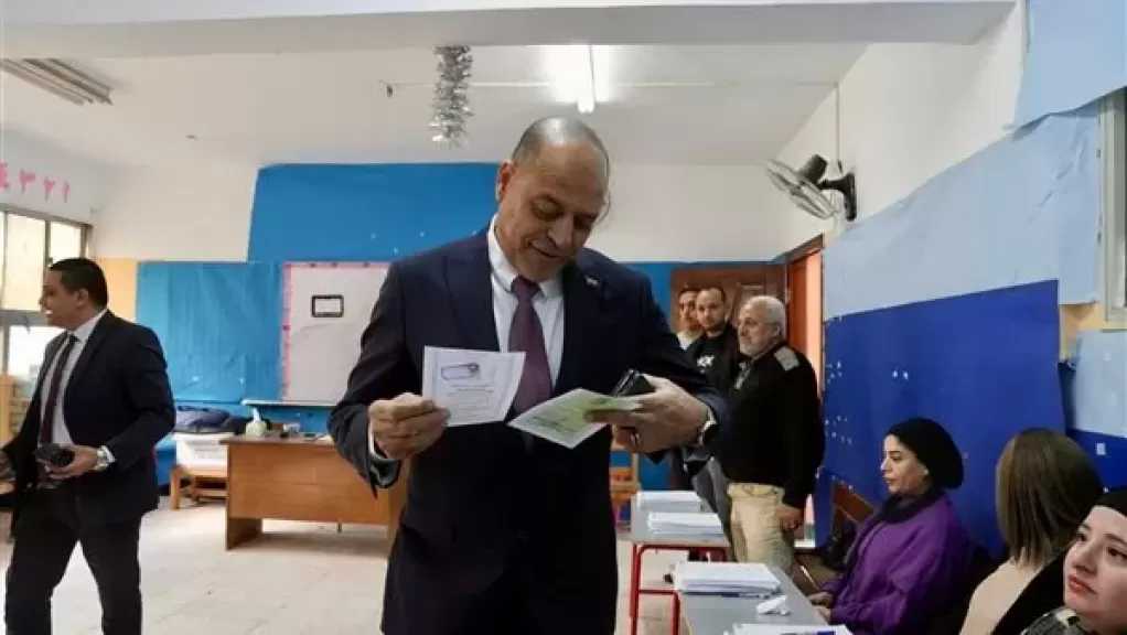 وزير العمل يُدلي بصوته في انتخابات مجلس النواب بالتجمع الخامس