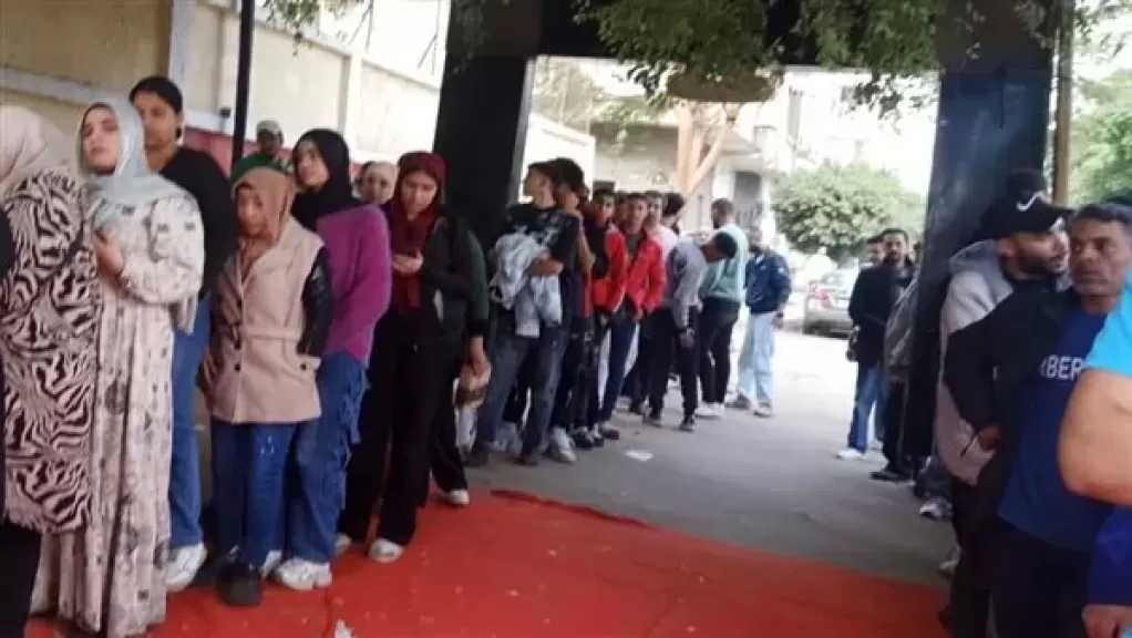 حضور لافت ومنظّم في لجان المنيل واستمرار التوافد قرب نهاية اليوم الثاني للانتخابات