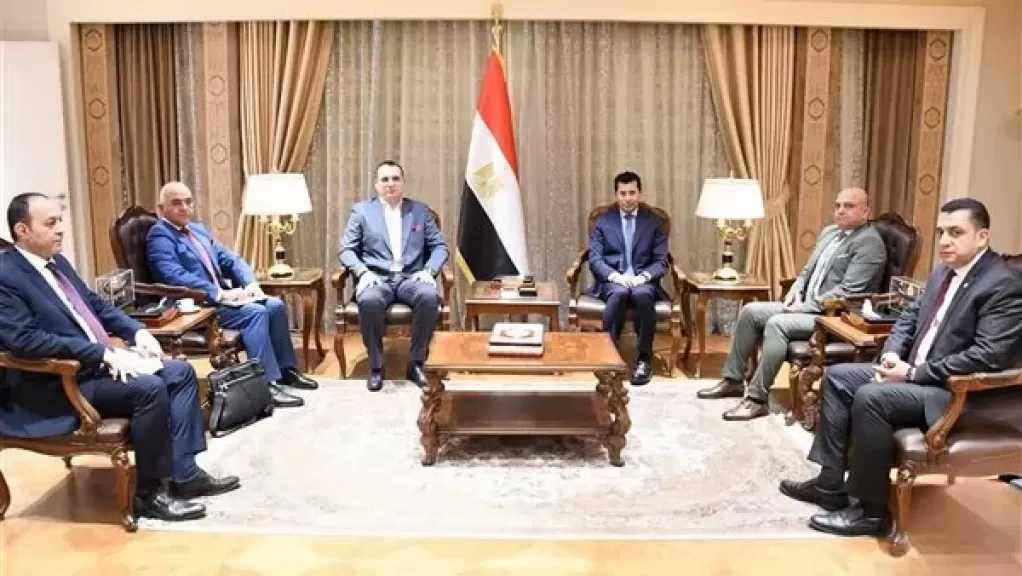 وزير الشباب يبحث تطوير منظومة الطب الرياضي