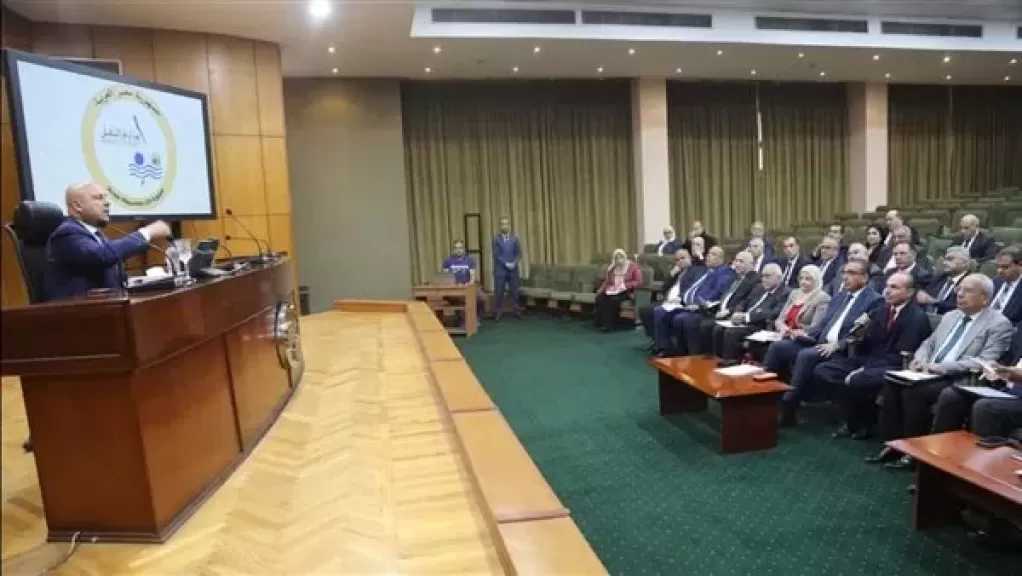 وزير الصناعة والنقل يجتمع مع 23 شركة لمصنعي الاتوبيسات والمركبات ومكوناتها