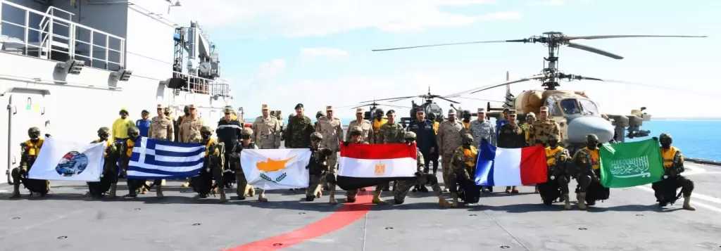 وزير الدفاع والإنتاج الحربي يشهد المرحلة الرئيسية للتدريب المشترك «ميدوزا-14»| صور