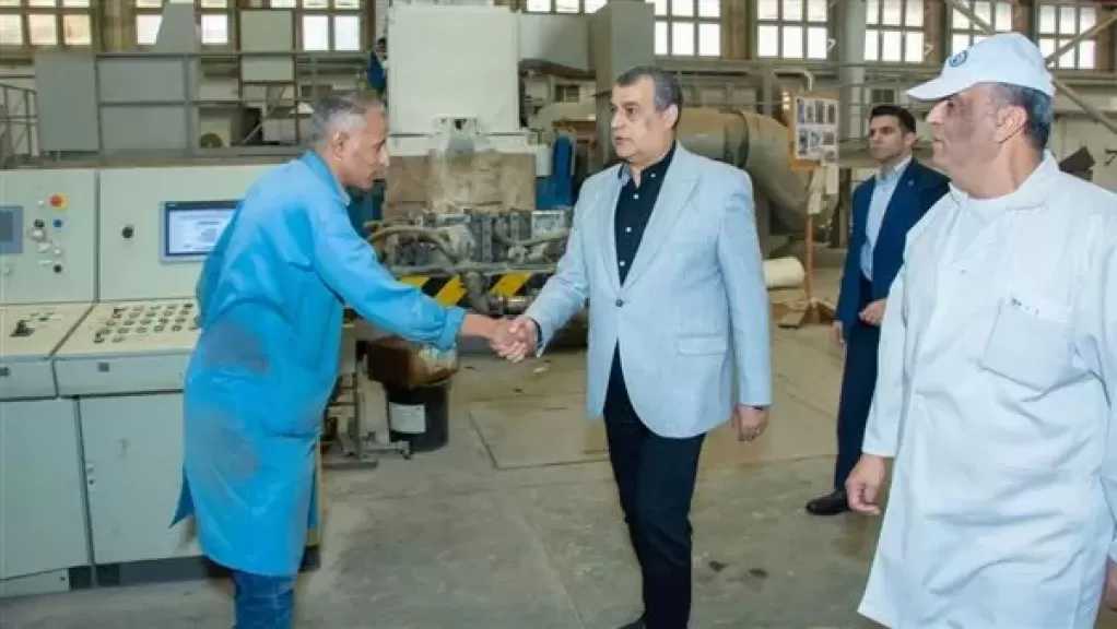 وزير الدولة للإنتاج الحربي يطمئن على سير العمل بشركة حلوان للصناعات غير الحديدية