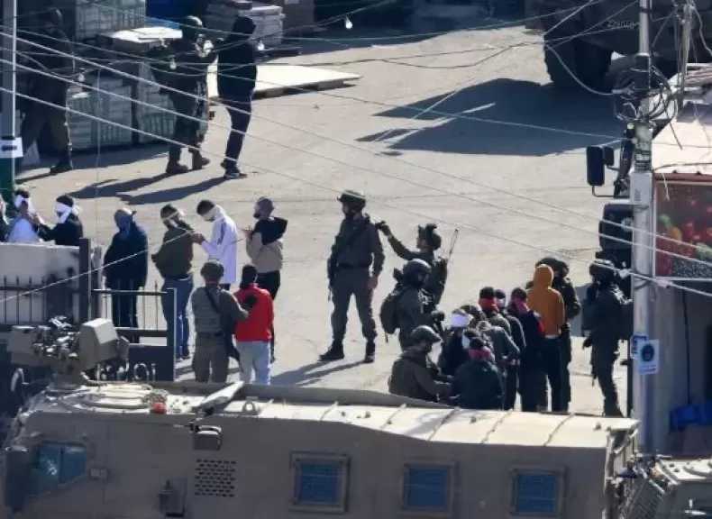 حماس تطالب المجتمع الدولي بالضغط لوقف قتل المعتقلين الفلسطينيين في سجون إسرائيل