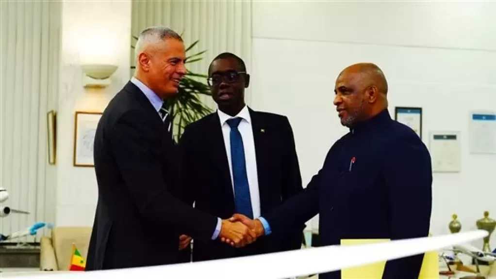 رئيس الشركة القابضة لمصر للطيران يلتقى سفير جمهورية السنغال