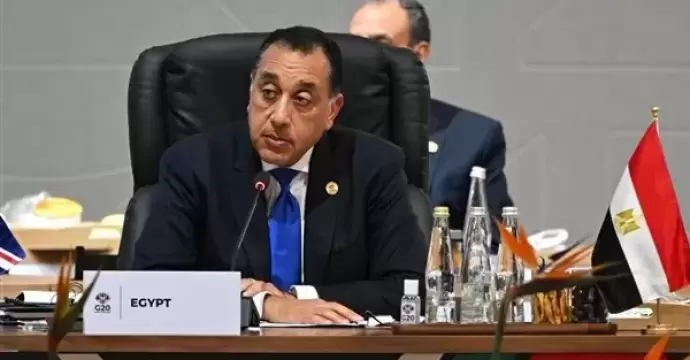 رئيس الوزراء يتابع الموقف التنفيذي لتطوير المناطق المحيطة بمنطقة هضبة الأهرامات