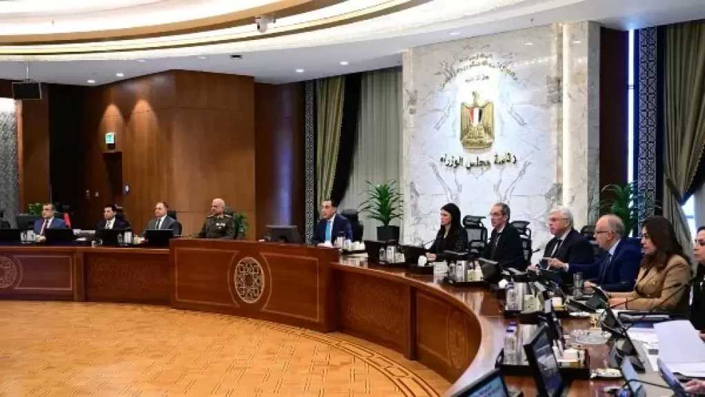رئيس الوزراء: ”إيني” الإيطالية تعتزم ضخ استثمارات بـ 8 مليارات دولار في مصر