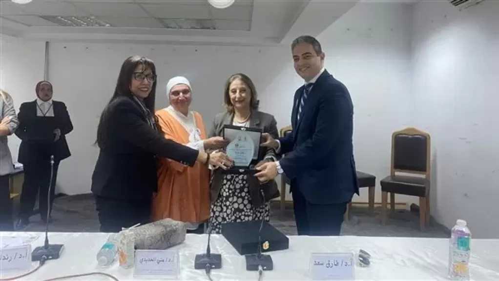 جامعة القاهرة تُكرّم نقيب الإعلاميين تقديرًا لدوره البارز في دعم الشباب