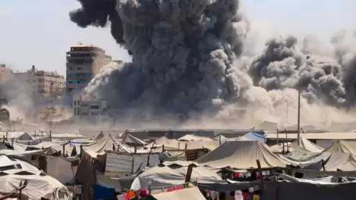 برا وبحرا وجوا.. قصف إسرائيلي مكثف على أنحاء متفرقة من غزة