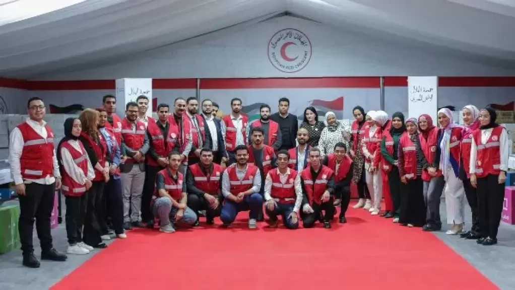 «اتحاد بشبابها» يزور الهلال الأحمر ويشارك في تعبئة المساعدات الإنسانية المتجهة إلى غزة