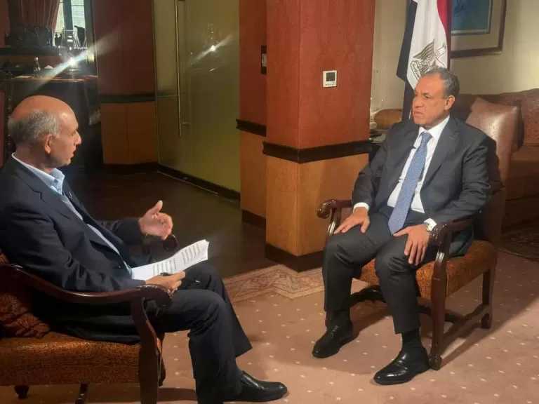 وزير الخارجية يجرى لقاء إعلاميا مع جريدة وقناة DAWN الباكستانية خلال زيارته لإسلام آباد