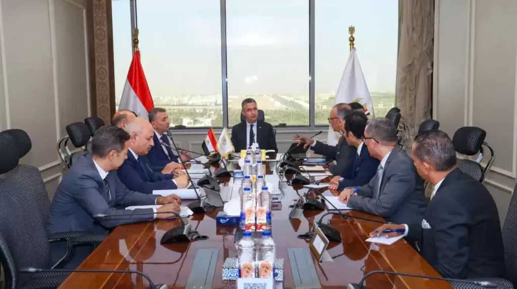 وزير التموين يجتمع مع رئيس الشركة العامة للجملة لمتابعة استعدادات شهر رمضان المبارك