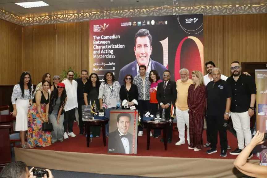 مهرجان شرم الشيخ المسرحي يحتفي بالضحك وصناعة البهجة من خلال تجربة هاني رمزي