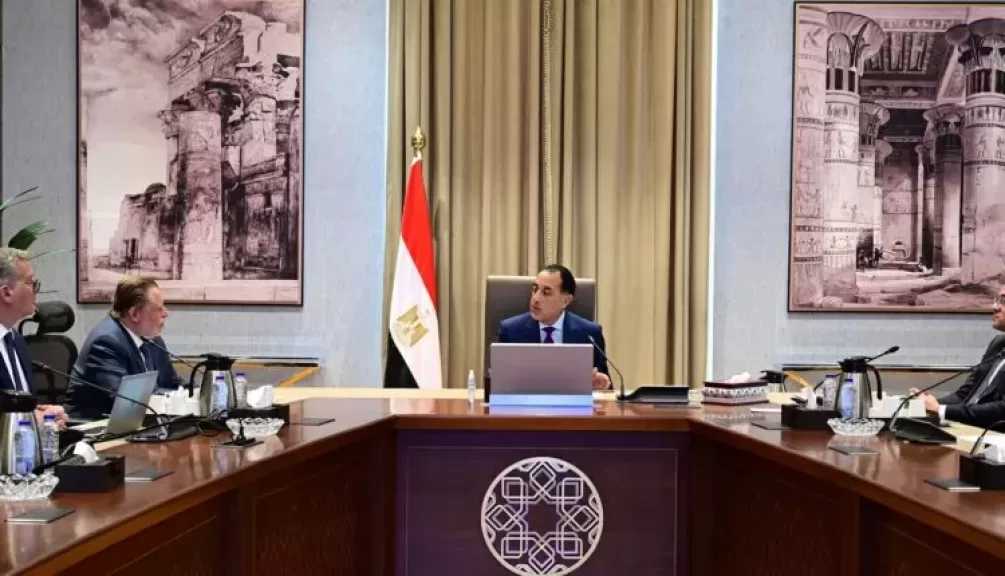 محافظ البنك المركزي يشارك في اجتماع رئيس الوزراء لمتابعة توافر الاحتياطي الإستراتيجي من المنتجات البترولية