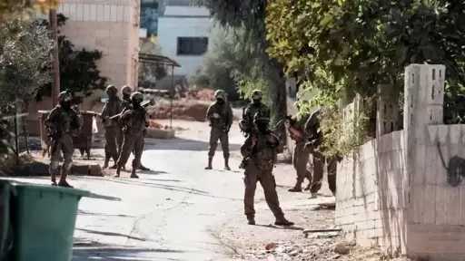 قوات الاحتلال الإسرائيلية تفرض منع التجول في محافظة طوباس بشمال الضفة الغربية