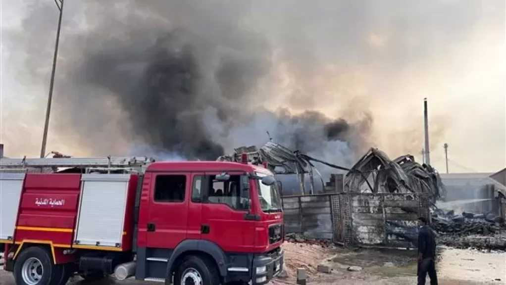 مصرع وإصابة 3 أشخاص إثر حريق بمخزن بلاستيك بالقليوبية