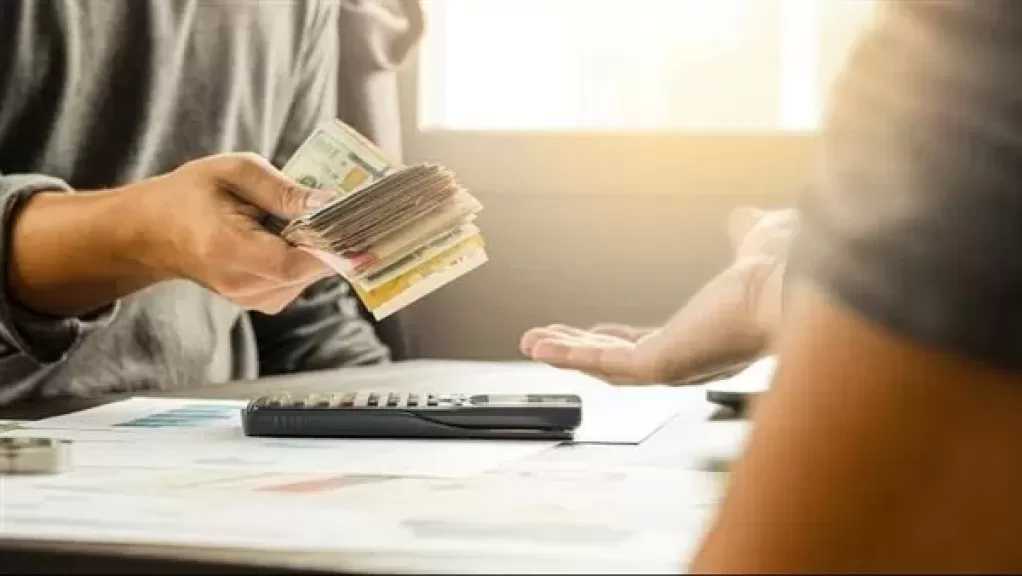 أمين الفتوى: الراتب والمعاش لا زكاة عليهم