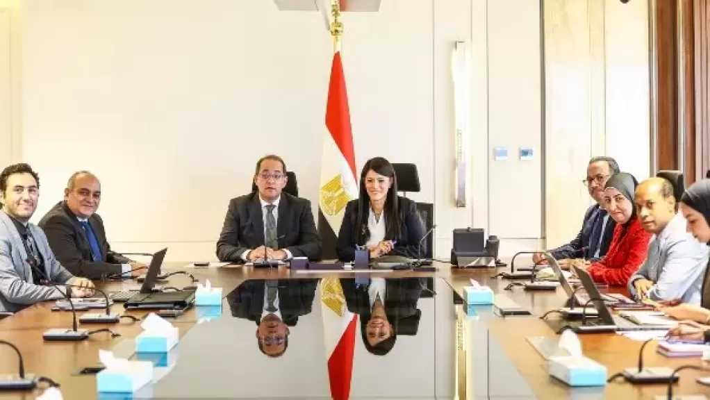 وزيرا التخطيط والمالية يبحثان تعزيز استقرار الاقتصاد وتحديث السردية الوطنية للتنمية