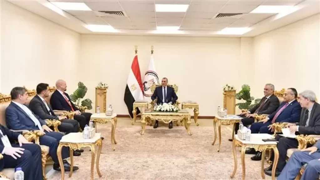 وزير الإنتاج الحربي يناقش مع ممثلي ”نورثروب جرومان” و”هيلينك” أوجه التعاون في التصنيع العسكري