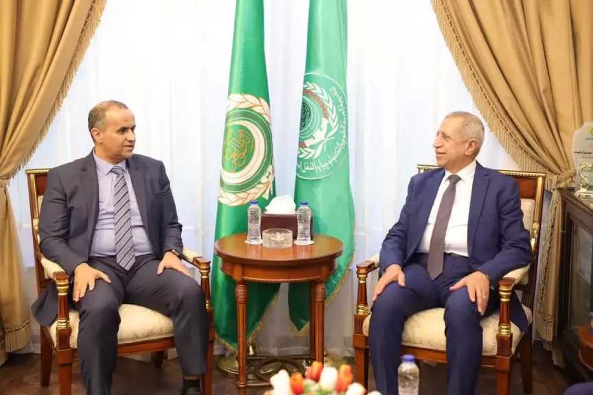 رئيس الأكاديمية العربية يستقبل عميد كلية الدراسات البحرية بجامعة الملك عبدالعزيز بالسعودية