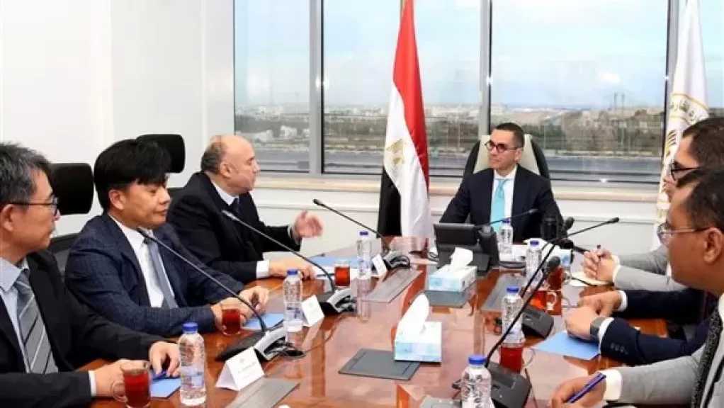 وزير الاستثمار: توطين صناعة الأجهزة الإلكترونية بمصر