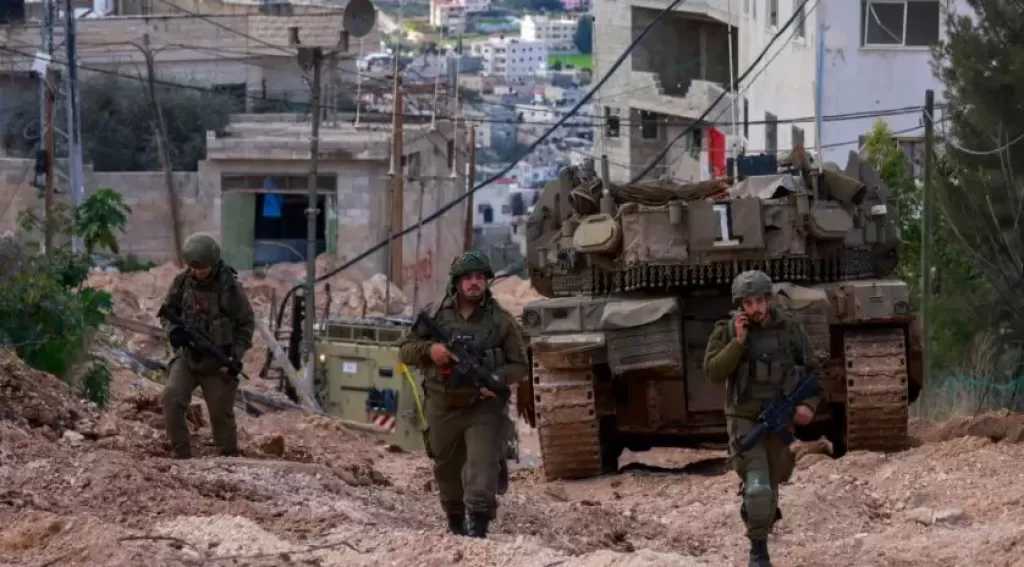 جيش الاحتلال ينذر بإخلاء مبان في قرى بجنوب لبنان تمهيدا لقصفها