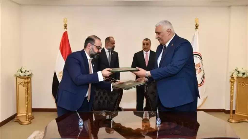 وزير الدولة للإنتاج الحربي يشهد مراسم توقيع عقود للتعاون المشترك في المجال العسكري