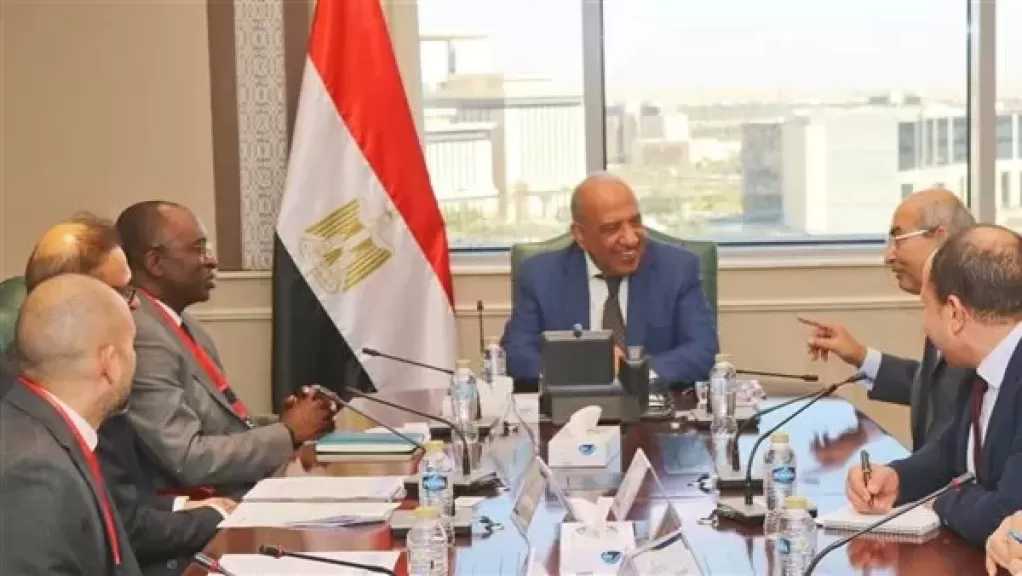 وزير الكهرباء يبحث مع وفد مؤسسة التمويل الدولية ”IFC” سبل دعم وتعزيز الشراكة والتعاون