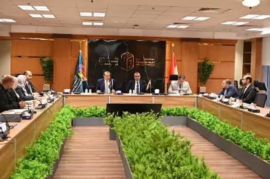 محافظ جنوب سيناء ورئيس صندوق التنمية الحضرية يبحثان آليات تنفيذ مشروعات إسكان سياحي بدوي