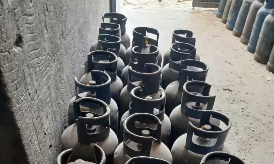 ضبط كمية من أسطوانات الغاز في مخزن بدون ترخيص بكفر الشيخ