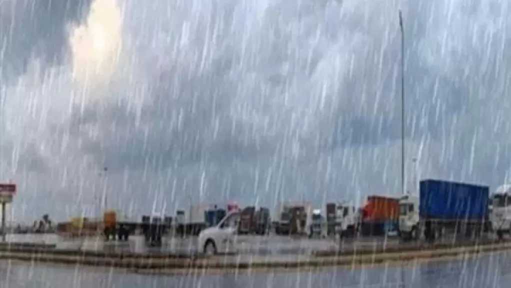 الأرصاد: سيول متوقعة وأمطار غزيرة ورياح مثيرة للأتربة على هذه المناطق