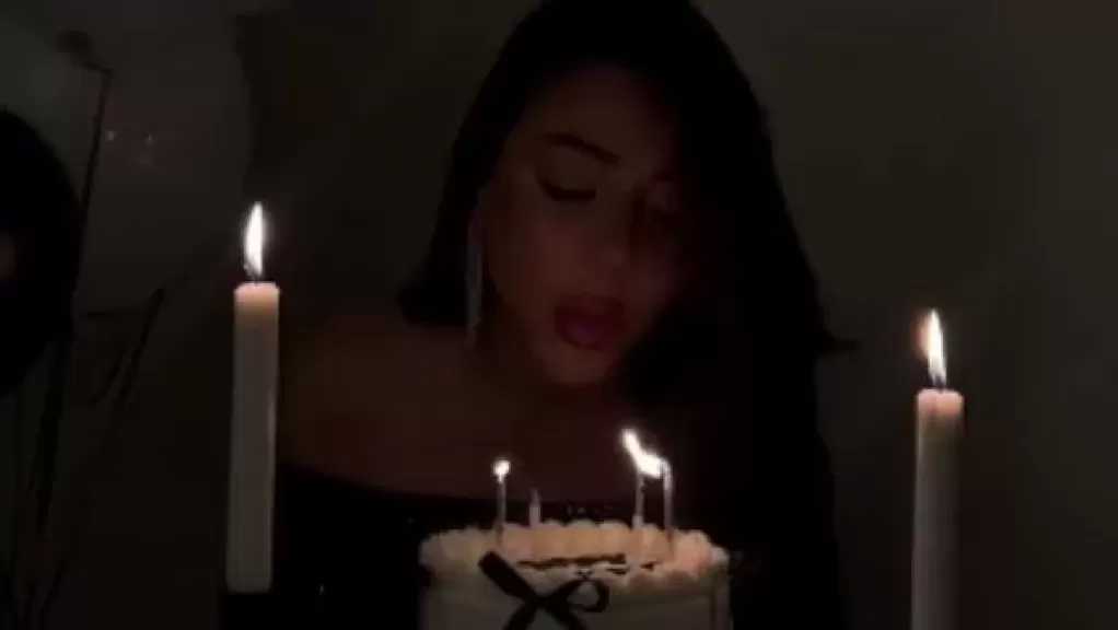 سارة سلامة تحتفل بعيد ميلادها في أحدث ظهور | شاهد